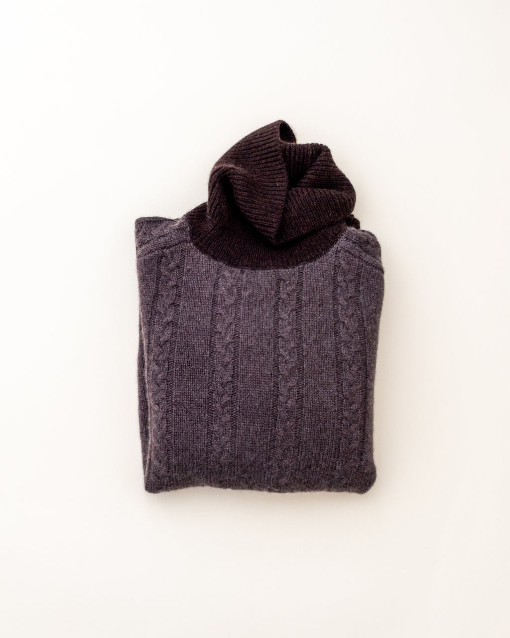 CABLE TURTLENECK